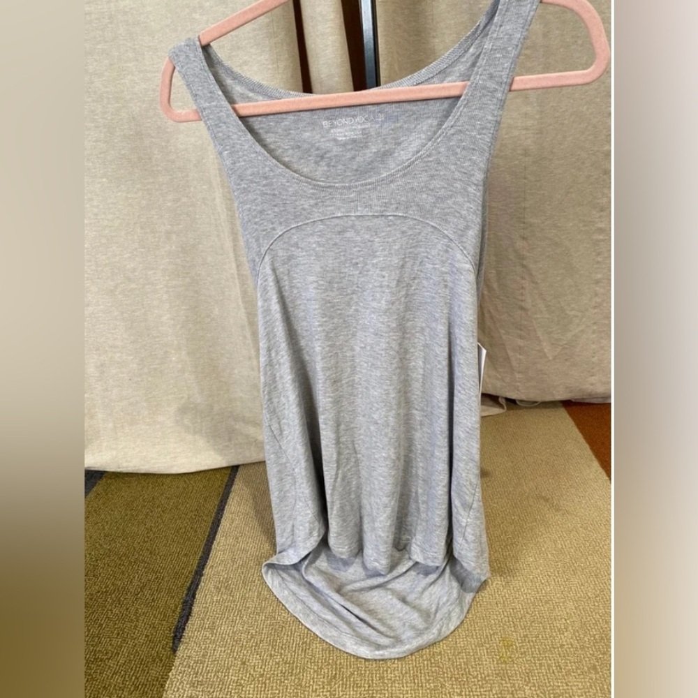 Beyond Yoga Top - Picture 2 of 16